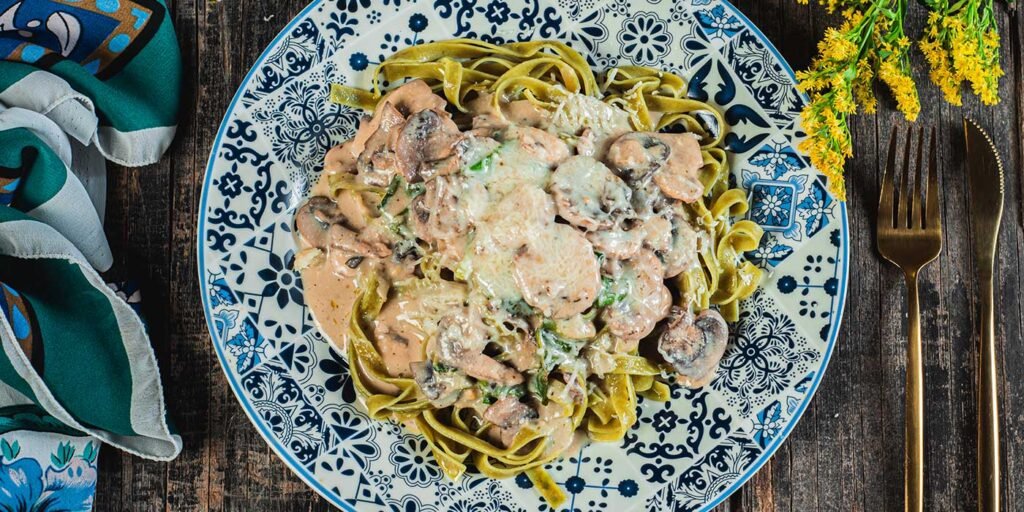 ¡Fettuccine con Champiñones!
