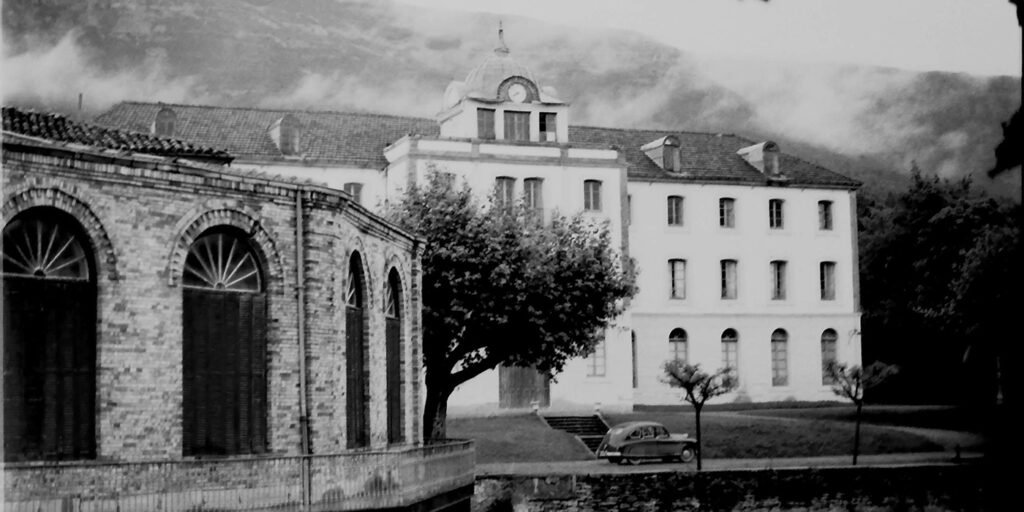 La cripta de los dignos, María Santórum