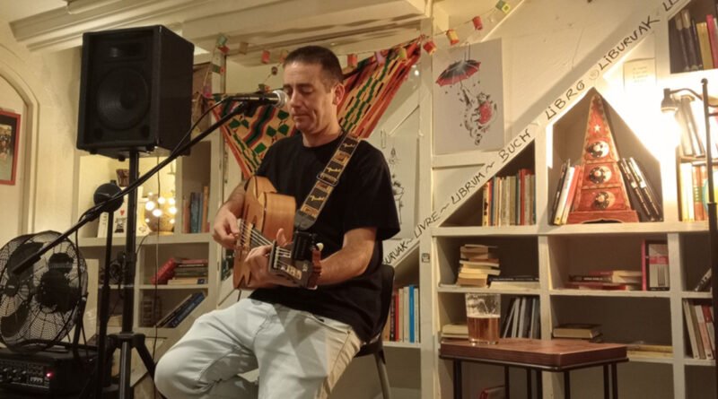 Crónicas cancionísticas