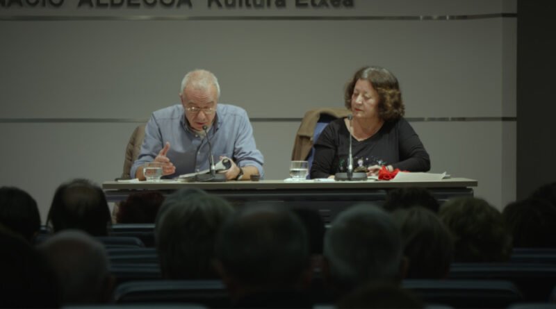 Resonancias de "Entre dos mundos" y la voz poética de Blanca Sarasua