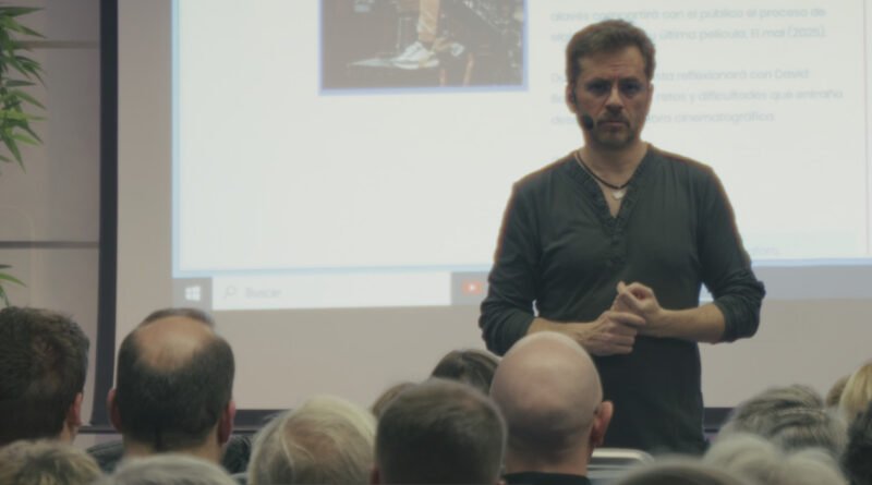 Juanma Bajo Ulloa repasa el largo camino de "El Mal" y reflexiona sobre el cine, el poder y la sociedad