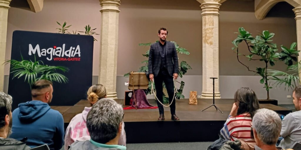 Alejandro El Loco y su árbol (III). Magialdia