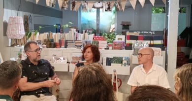 Mónica Picorel presentó en Vitoria «Fui un árbol en un balcón minúsculo», una mirada poética a la resistencia y la vida